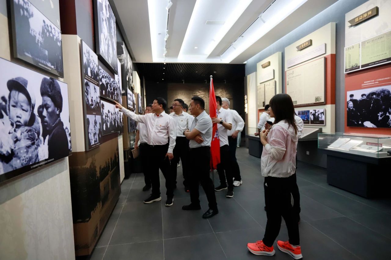 砥礪初心使命，汲取奮進力量丨花花牛乳業(yè)集團黨委組織開展學習“焦裕祿精神”主題黨日活動