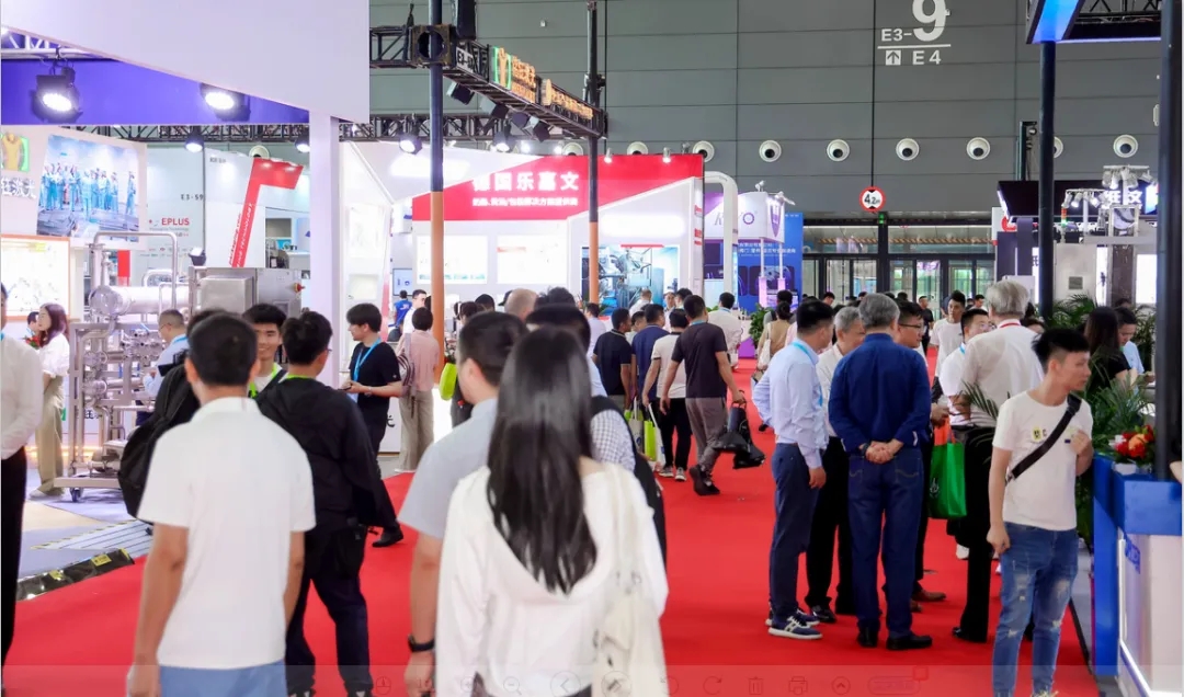 花花牛乳業(yè)集團(tuán)黨委書(shū)記、董事長(zhǎng)唐洪峰一行參加中國(guó)乳制品工業(yè)協(xié)會(huì)第三十次年會(huì)暨2024中國(guó)（國(guó)際）乳業(yè)技術(shù)博覽會(huì)