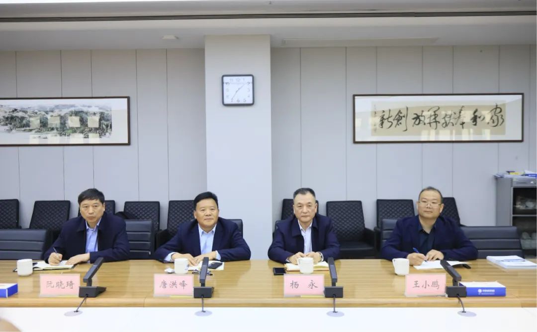 花花牛乳業(yè)集團(tuán)黨委書(shū)記、董事長(zhǎng)唐洪峰一行赴中原食品實(shí)驗(yàn)室同中國(guó)工程院院士、中原食品實(shí)驗(yàn)室主任任發(fā)政座談交流