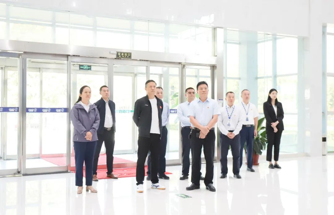 快樂過“雙節(jié)”，安全不放假｜河南農(nóng)投集團(tuán)黨委書記、董事長李曉寰一行蒞臨花花牛乳業(yè)集團(tuán)開展“雙節(jié)”安全生產(chǎn)大檢查活動(dòng)并慰問一線職工、