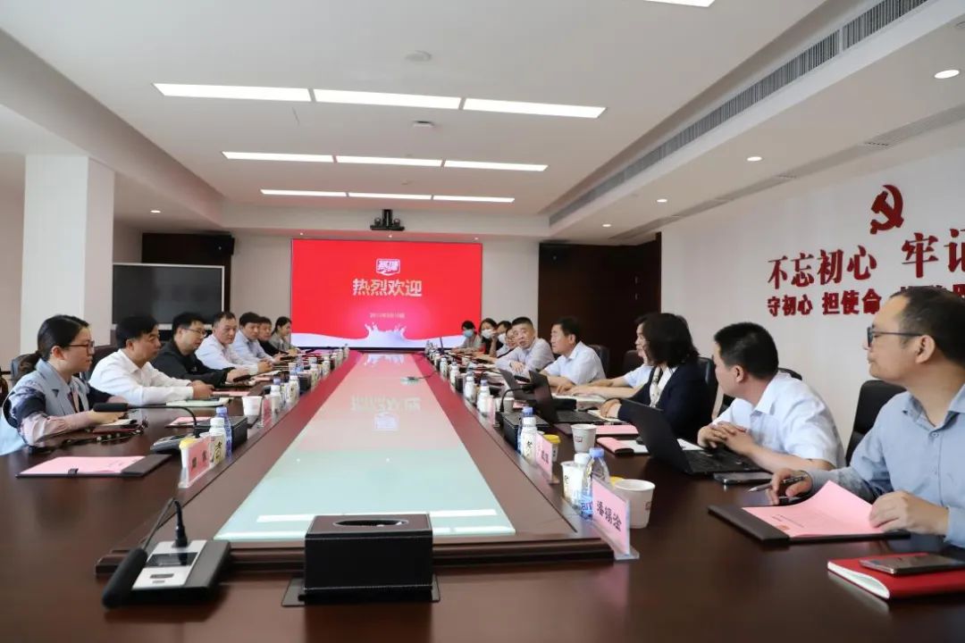 交流促提升 互動(dòng)謀發(fā)展|花花牛乳業(yè)集團(tuán)總裁楊永帶隊(duì)分別赴廣東燕塘乳業(yè)及越秀風(fēng)行乳業(yè)參觀交流 交流促提升 互動(dòng)謀發(fā)展|花花牛乳業(yè)集團(tuán)總裁楊永帶隊(duì)分別赴廣東燕塘乳業(yè)及越秀風(fēng)行乳業(yè)參觀交流