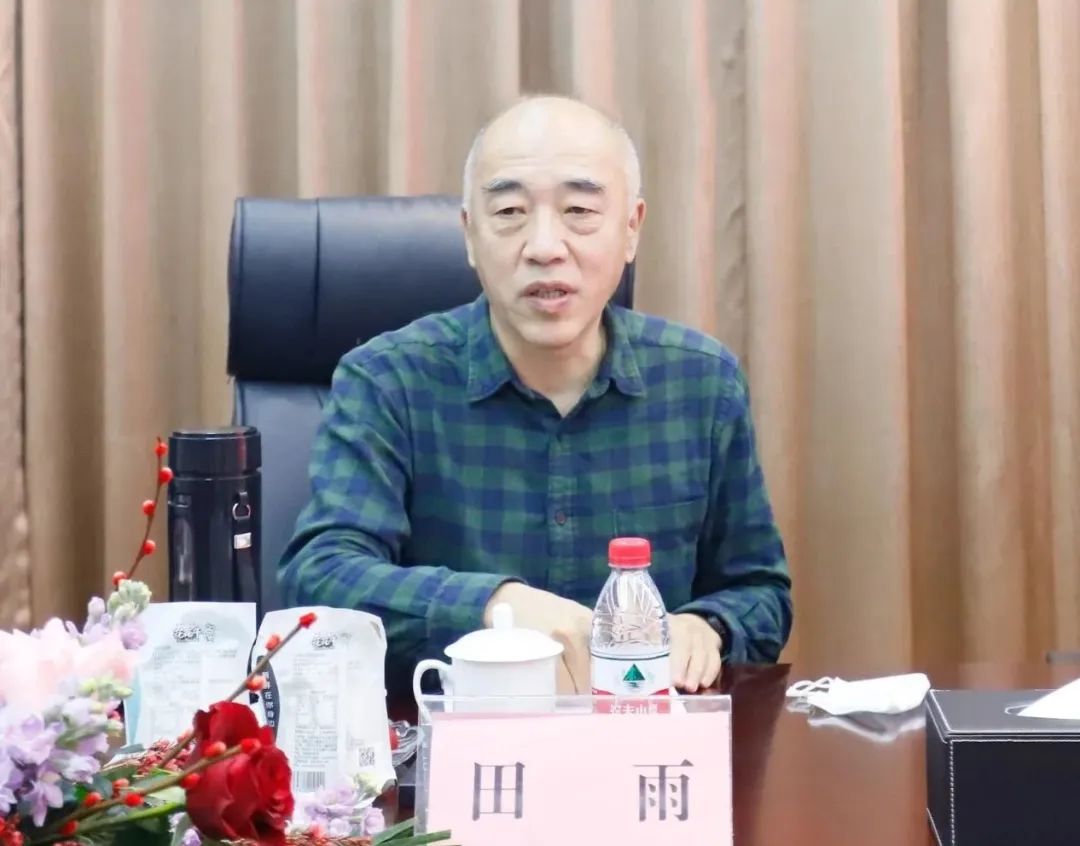 新年開(kāi)新局 合作促發(fā)展丨佳木斯市委常委、副市長(zhǎng)閆志剛一行蒞臨花花牛乳業(yè)集團(tuán)及佳田企業(yè)考察座談