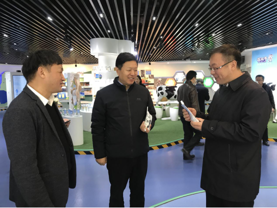 寧夏回族自治區(qū)農(nóng)業(yè)農(nóng)村廳黨組書(shū)記、廳長(zhǎng)王剛一行蒞臨花花牛乳業(yè)集團(tuán)調(diào)研