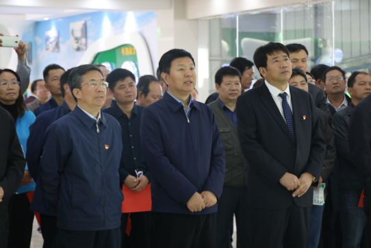 河南省農(nóng)牧業(yè)產(chǎn)業(yè)扶貧工作觀摩團蒞臨花花牛集團·魯山瑞亞牧業(yè)有限公司參觀考察 河南省農(nóng)牧業(yè)產(chǎn)業(yè)扶貧工作觀摩團蒞臨花花牛集團·魯山瑞亞牧業(yè)有限公司參觀考察