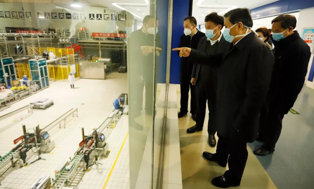 快訊丨河南省副省長(zhǎng)武國(guó)定蒞臨花花牛乳業(yè)集團(tuán)調(diào)研重點(diǎn)保障企業(yè)復(fù)工復(fù)產(chǎn)情況 快訊丨河南省副省長(zhǎng)武國(guó)定蒞臨花花牛乳業(yè)集團(tuán)調(diào)研重點(diǎn)保障企業(yè)復(fù)工復(fù)產(chǎn)情況