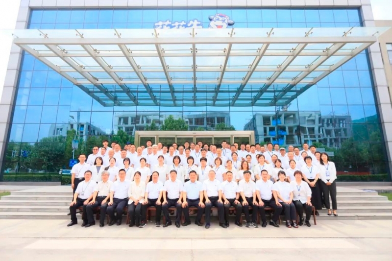 中國共產黨河南花花牛乳業(yè)集團股份有限公司第二屆委員會第二次黨員大會勝利召開